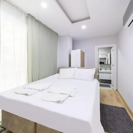 Modern And Cozy With Central Location And Balcony In Muratpasa, Antalya